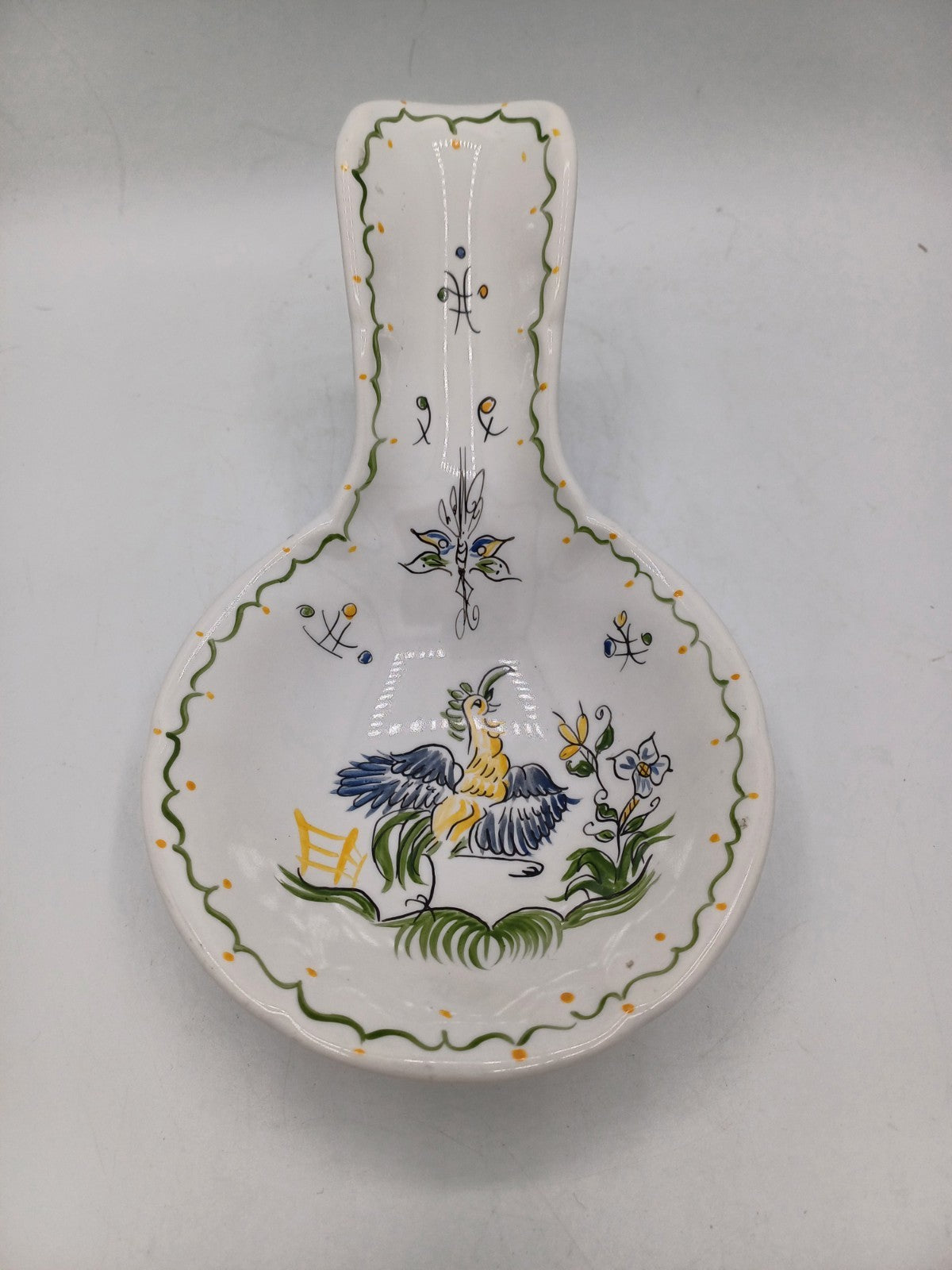 Repose-Cuillère en Faïence Peint à la Main – Style Moustier AR CONCEPT