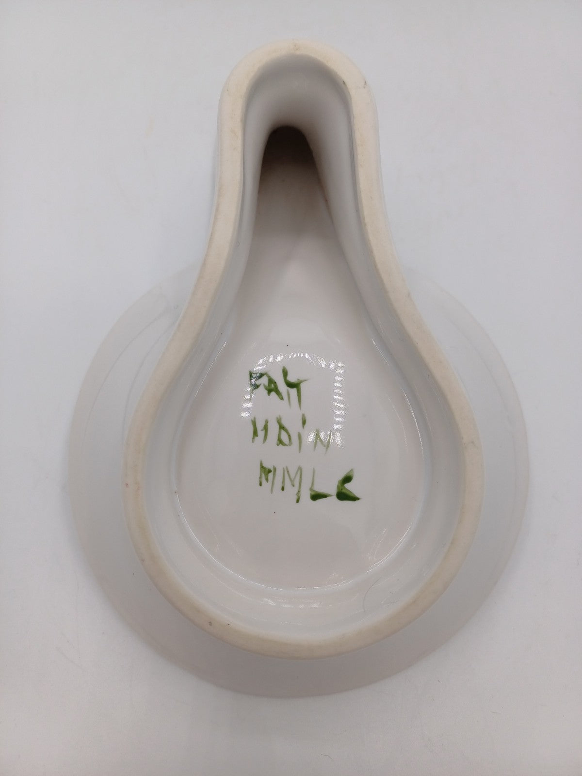 Repose-Cuillère en Faïence Peint à la Main – Style Moustier AR CONCEPT