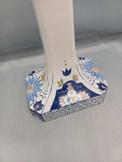 Petit bougeoir en faïence peint à la main – Signé FM – Style Delft