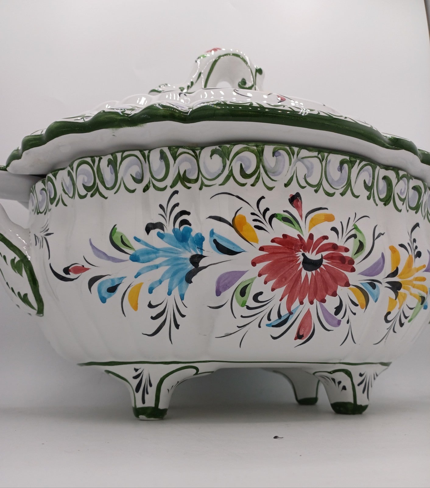 Soupière avec Louche en Faïence – Portugal – Peint à la main -  R&C CAL Juncal AR CONCEPT